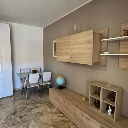 Emilia Tre Casa Lejlighed *