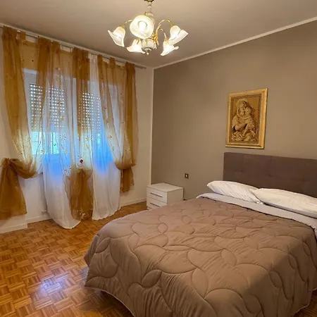 Emilia Tre Casa