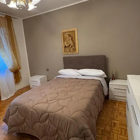 Emilia Tre Casa